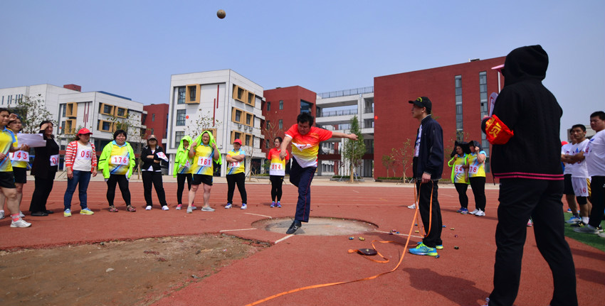 新華集團(tuán)二〇一六年春季田徑運(yùn)動(dòng)會(huì)隆重舉行 第 17 張 新華集團(tuán)二〇一六年春季田徑運(yùn)動(dòng)會(huì)隆重舉行 第 17 張